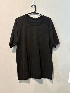 lululemon athletica Men's Black Short Sleeve Crew